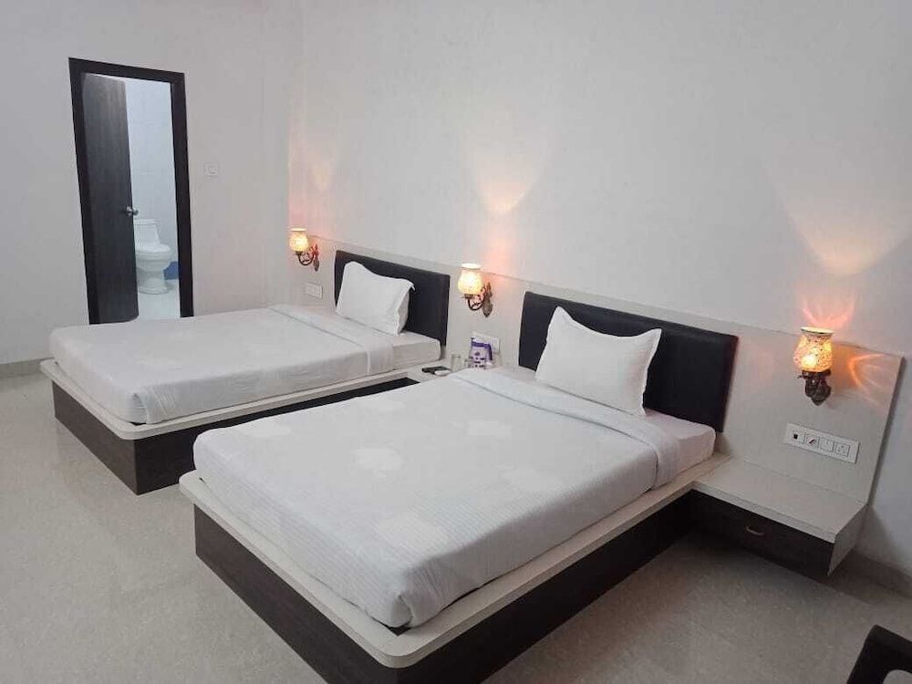 undefined Hotel Kirti Palace 2