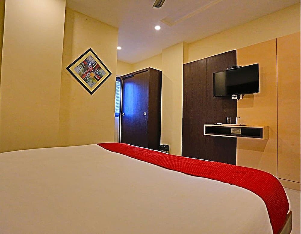 Hotel Suraj Palace Deluxe Room 12