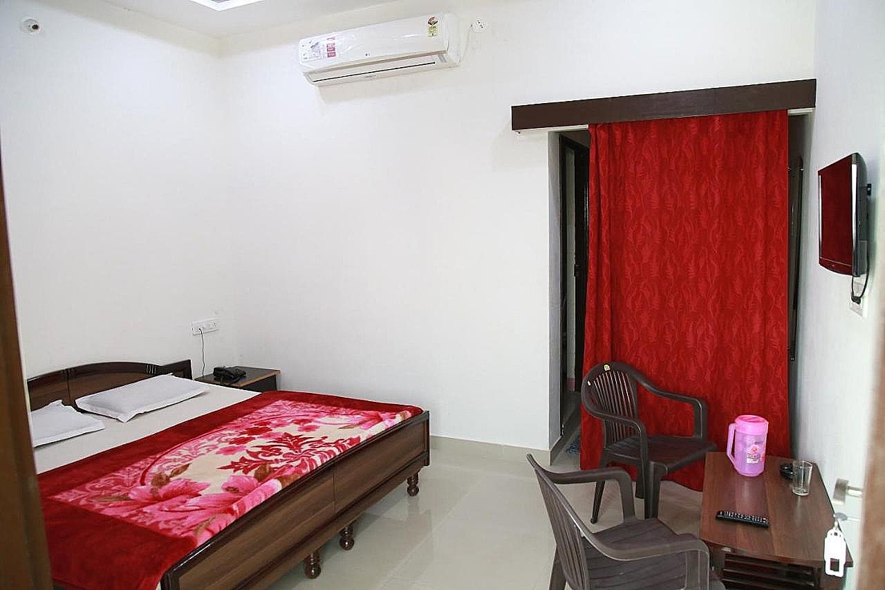 Deluxe Triple AC Room