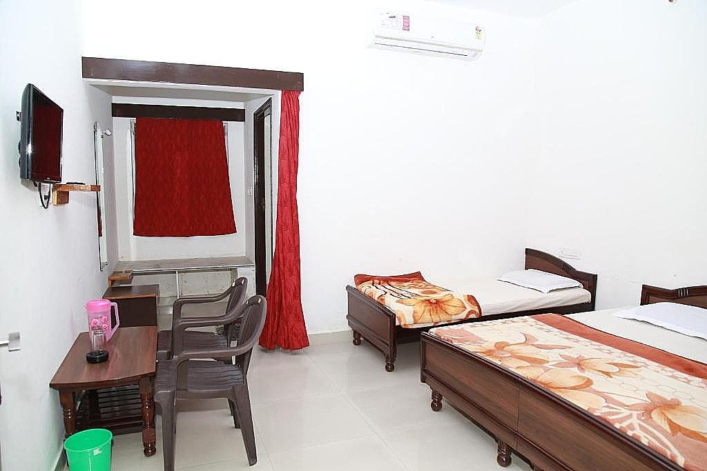 Deluxe Triple AC Room