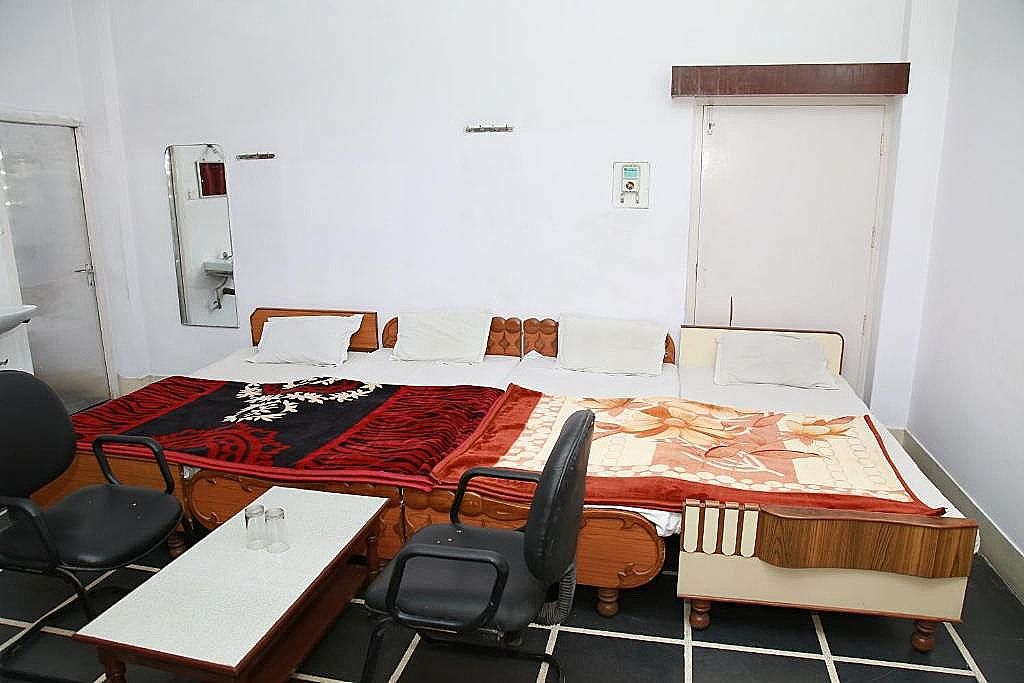 Deluxe Triple AC Room