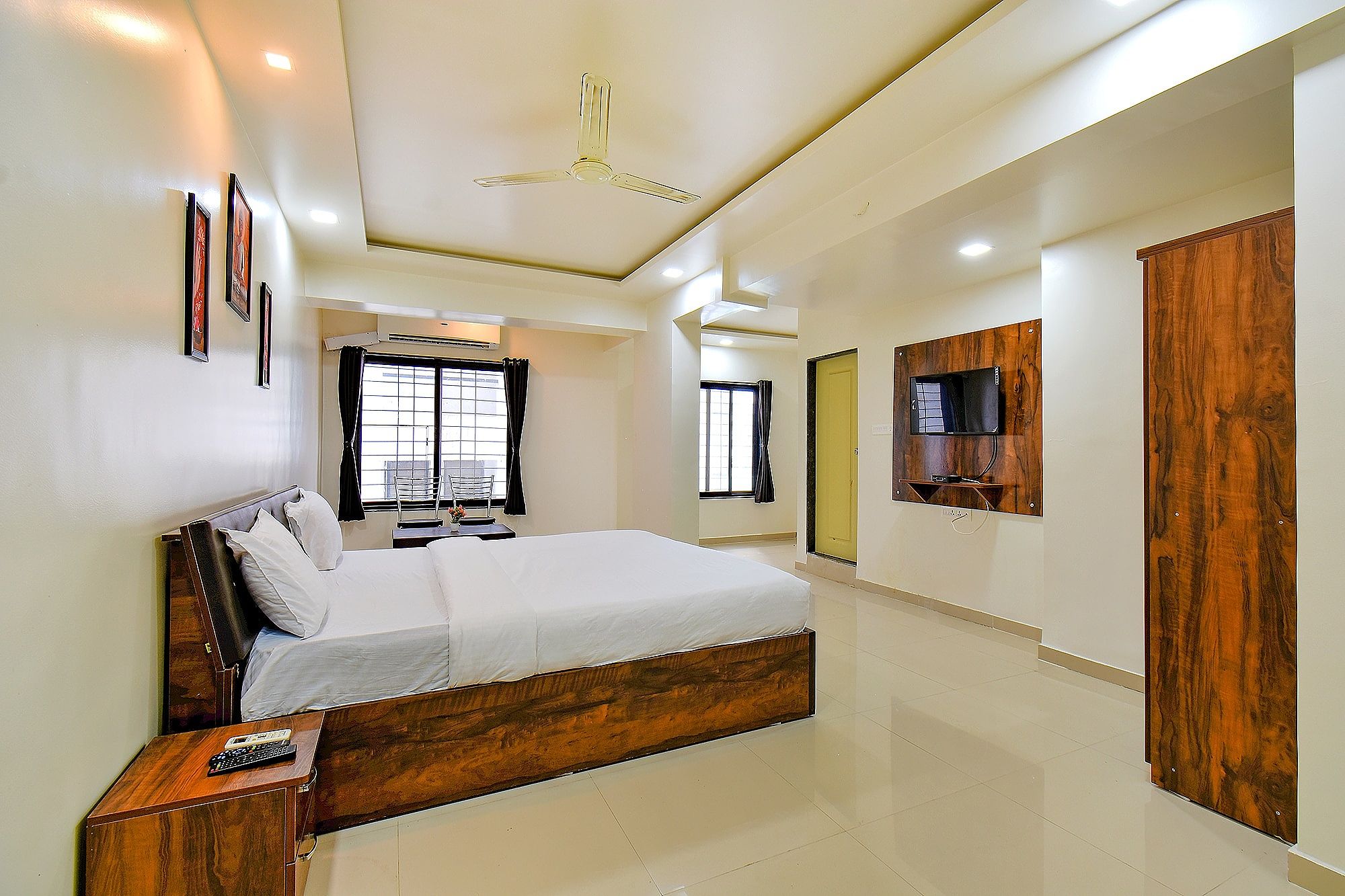 FabHotel White House - Nr. Sinhagad Speciality Hospital Deluxe Room 11