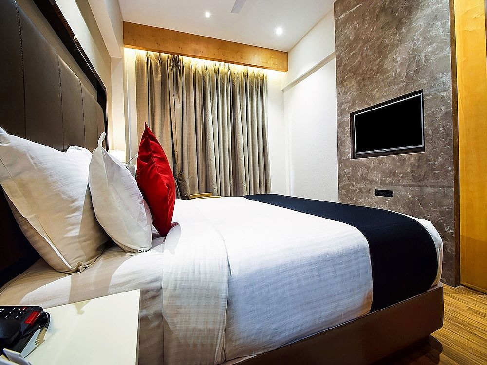 Capital O 26805 Varju Villa Standard Room 12