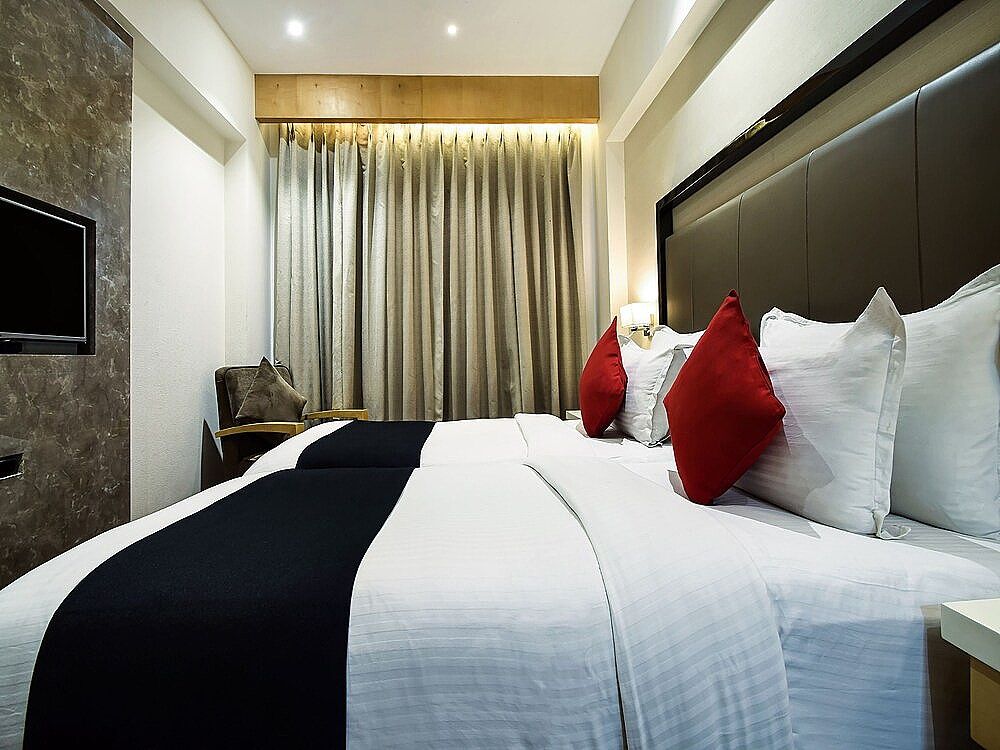 Capital O 26805 Varju Villa Standard Room 3