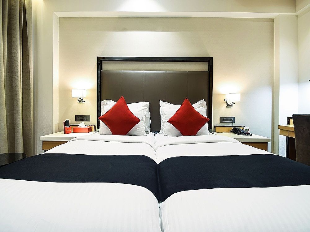 Capital O 26805 Varju Villa Standard Room 6