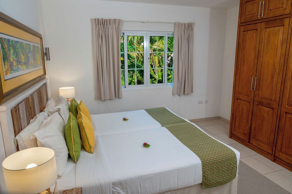 Acajou Beach Resort Apartment, 1 Bedroom (Ground & Upper floor) 2