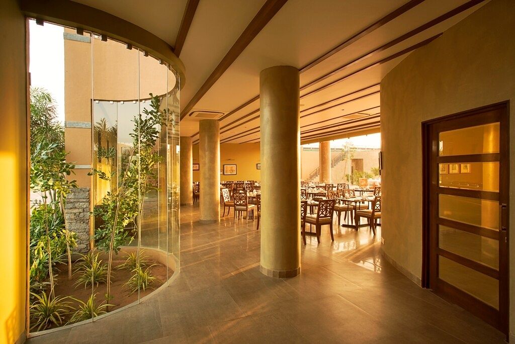 Food & Dining
