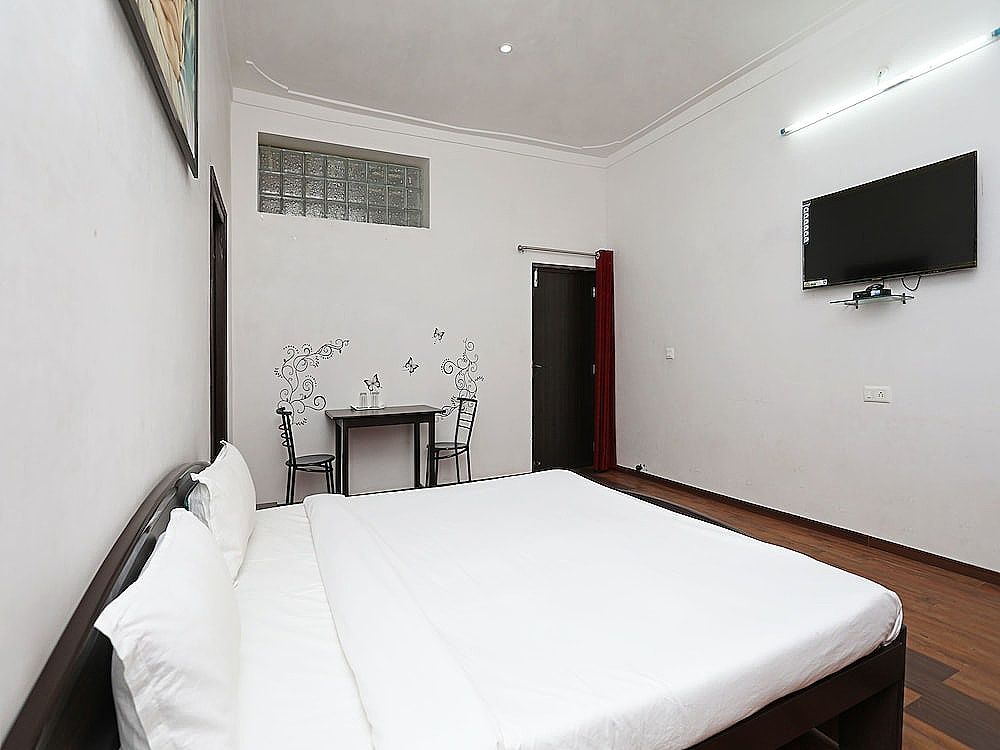 undefined OYO 9777 Home Duplex Studio Airport Road 8