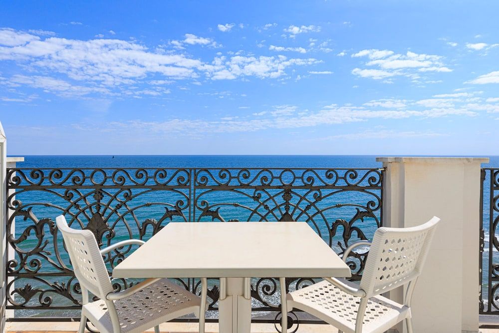 Grand Hotel Mediterranee Junior Suite con Balcone e Vista Mare 7