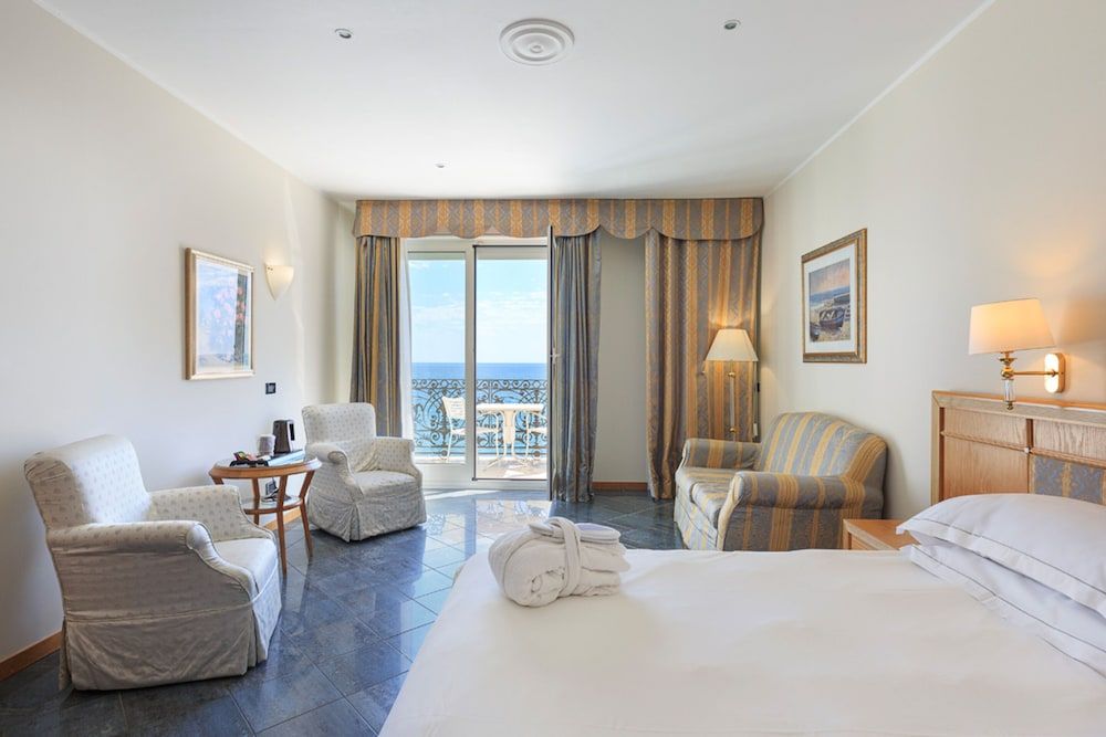 Grand Hotel Mediterranee Junior Suite con Balcone e Vista Mare 2