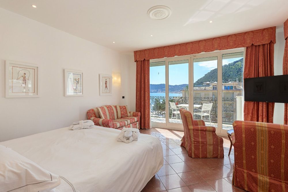 Grand Hotel Mediterranee Junior Suite con Balcone e Vista Mare 5