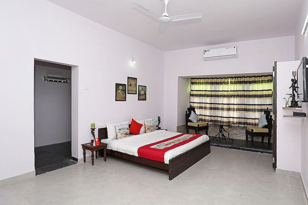 OYO 10298 Home near Sukhadia Circle Double or Twin Room 9