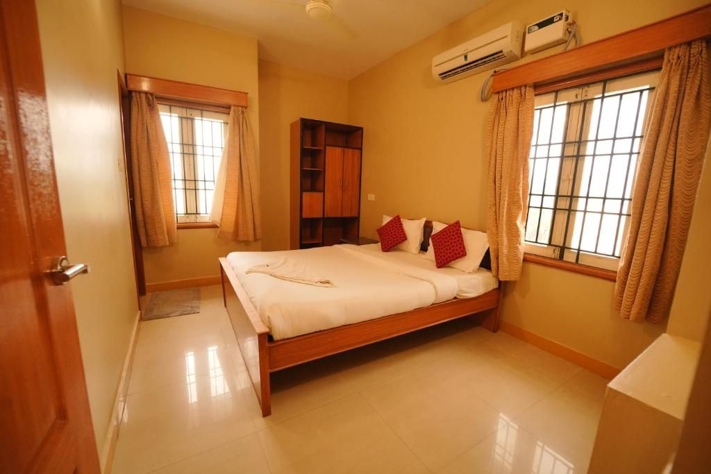 Double bedroom (Single Washroom)