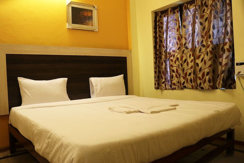 Siva Sakthi Hotel A Unit Of Ammayi Hotel Deluxe Room 2