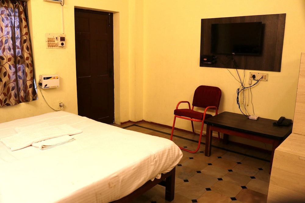 Siva Sakthi Hotel A Unit Of Ammayi Hotel Deluxe Room 7