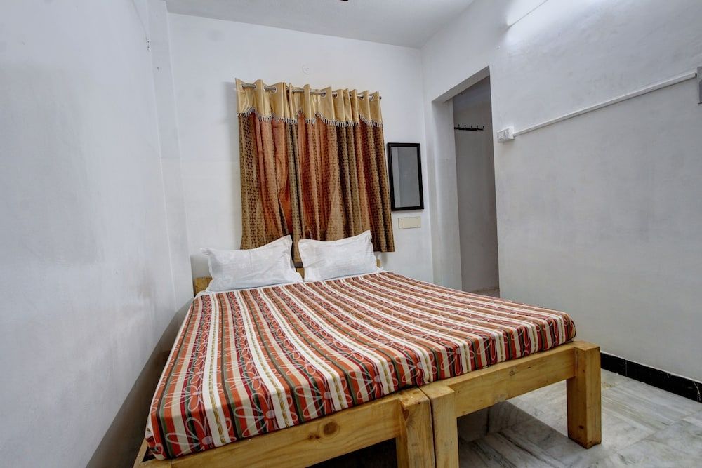 SPOT ON 40228 New Modern Homestay Double or Twin Room 2