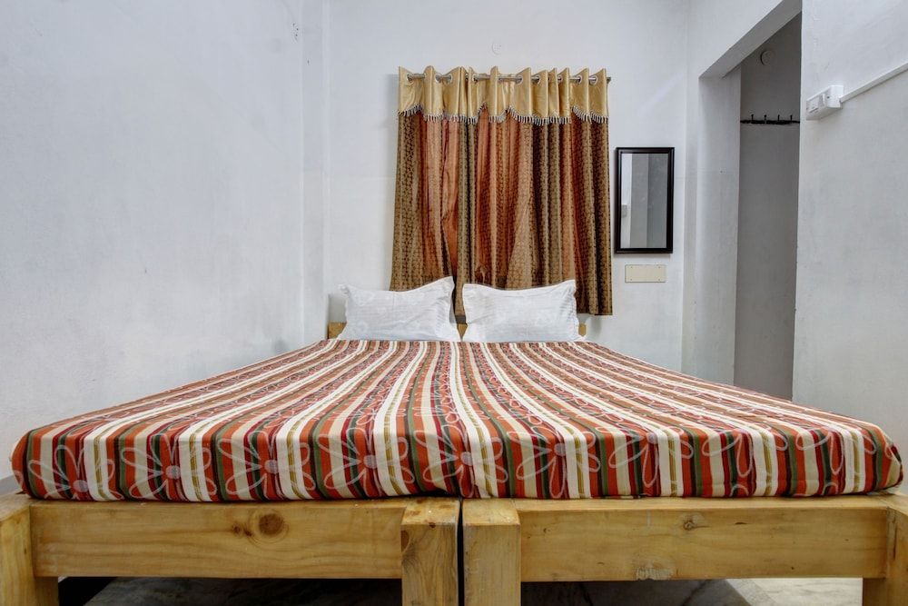 SPOT ON 40228 New Modern Homestay Double or Twin Room