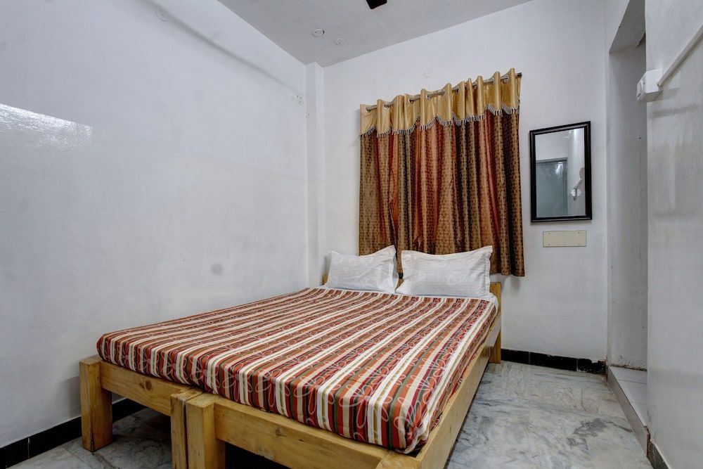 SPOT ON 40228 New Modern Homestay Double or Twin Room 3