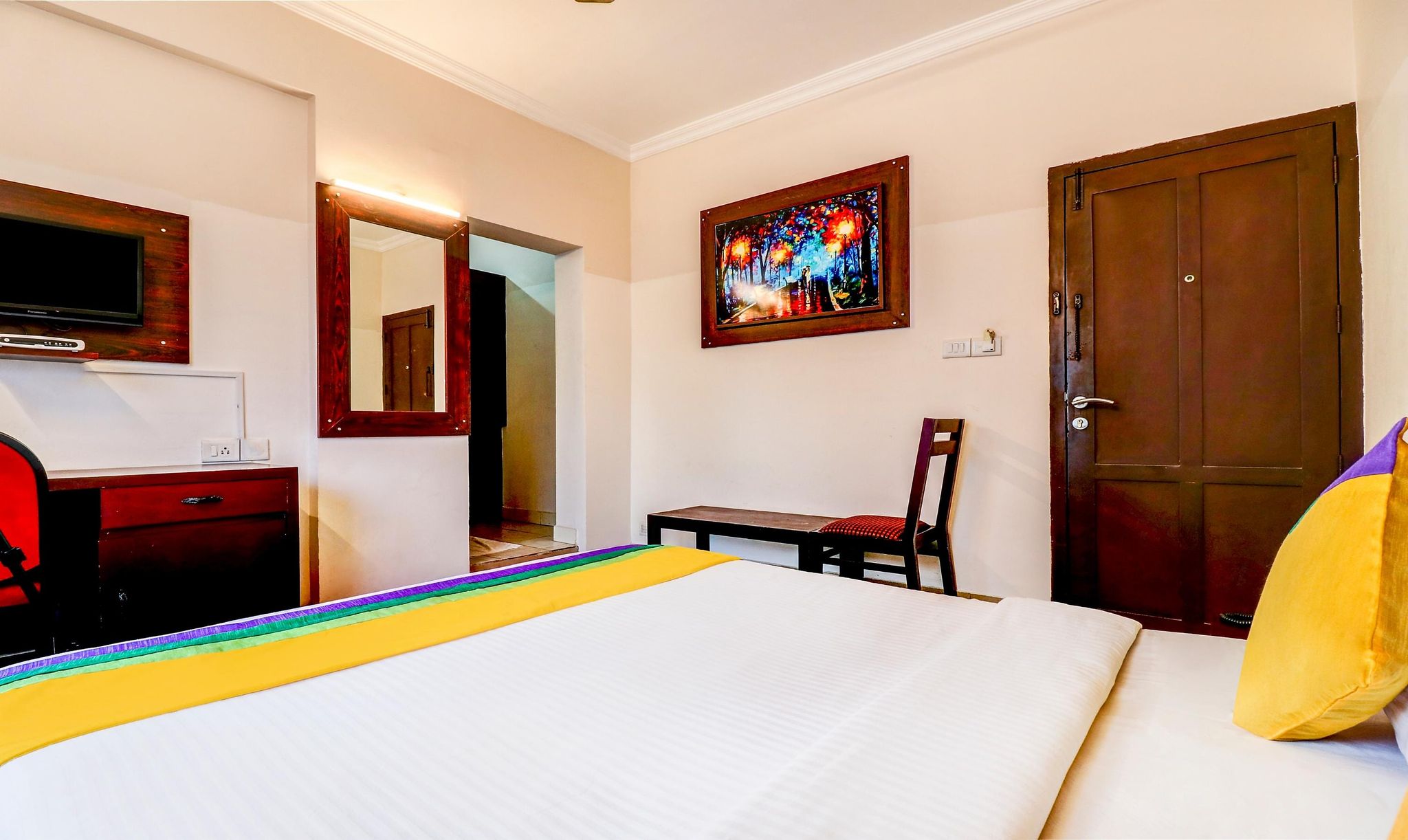 Itsy Hotels Ammu Regency Standard Double Room 5