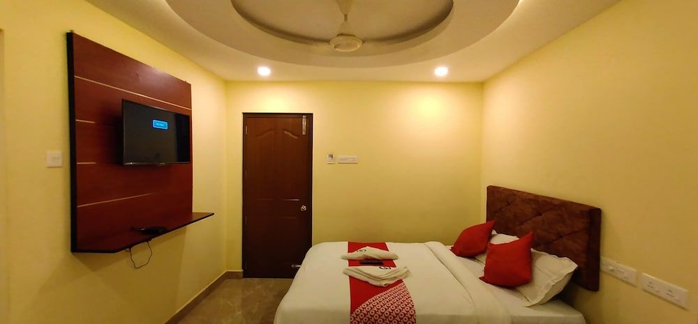 undefined Hotel Green Plaza 3