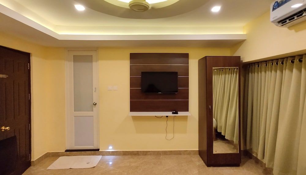 undefined Hotel Green Plaza 2