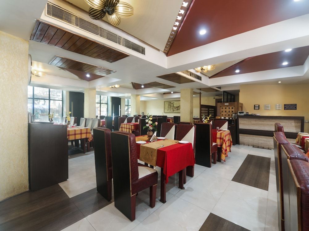 undefined OYO 28278 Heritage Tezpur 4