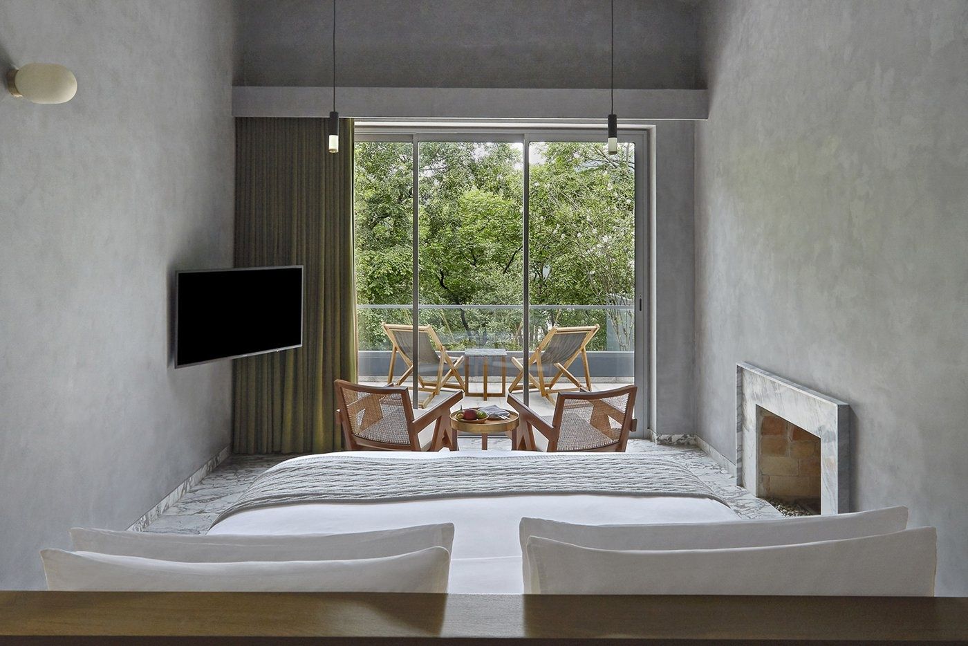 The Roseate Ganges Deluxe Villa with Bathtub & Balcony ( Forest View ) 6