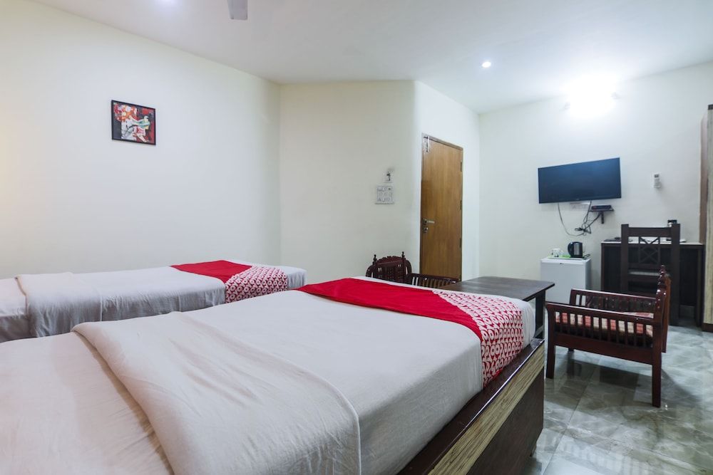 undefined OYO 24696 Green Point 4