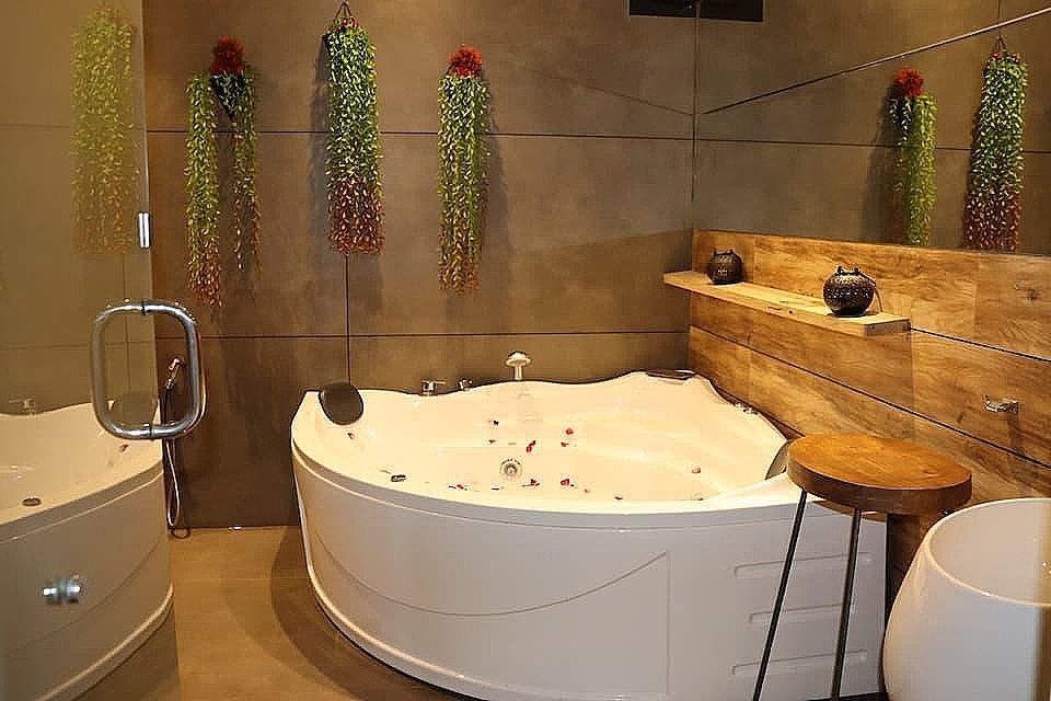 HOTEL WELCOME PALACE Honeymoon Suite Rooms 5