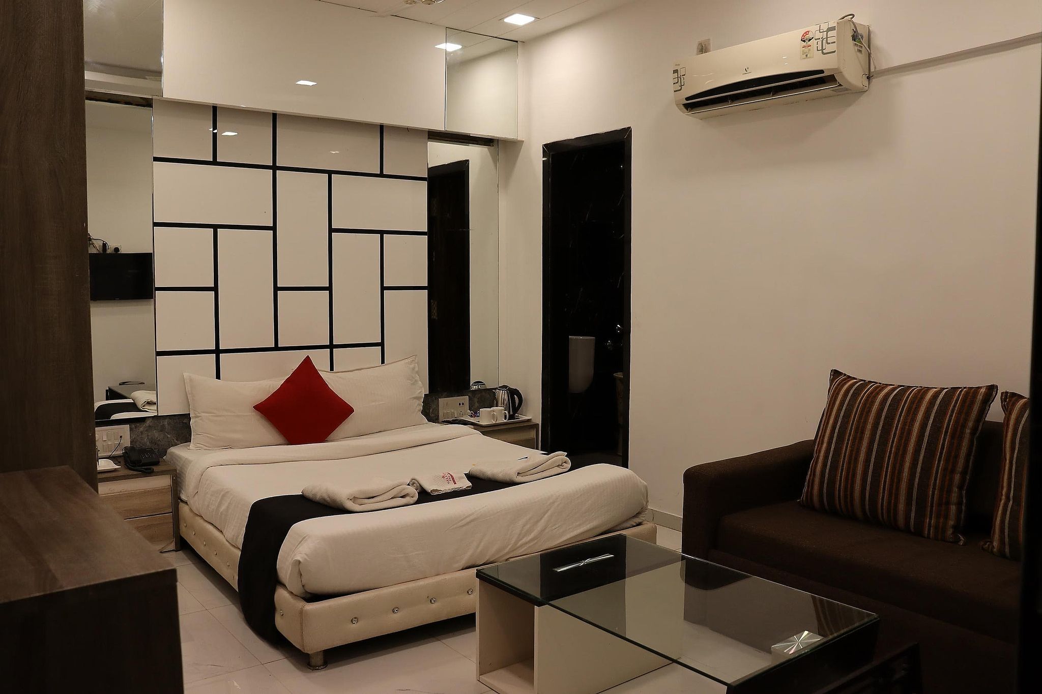 HOTEL WELCOME PALACE Honeymoon Suite Rooms 4