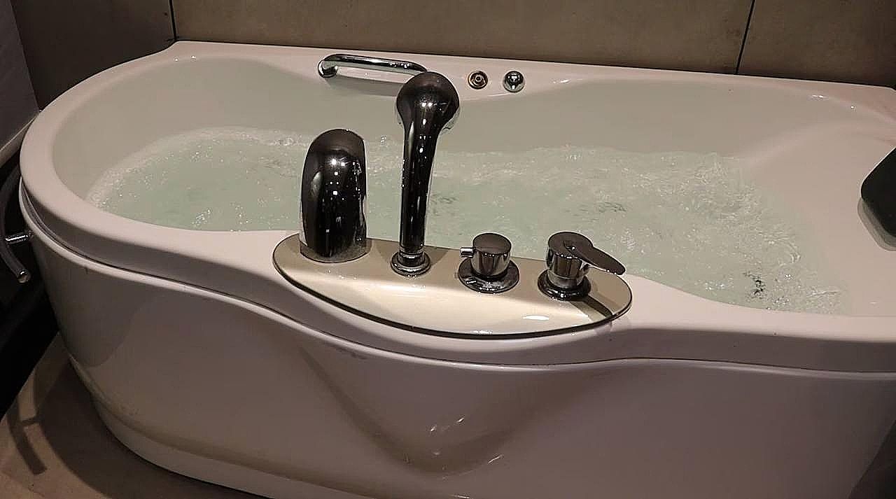 HOTEL WELCOME PALACE Honeymoon Suite Rooms 3