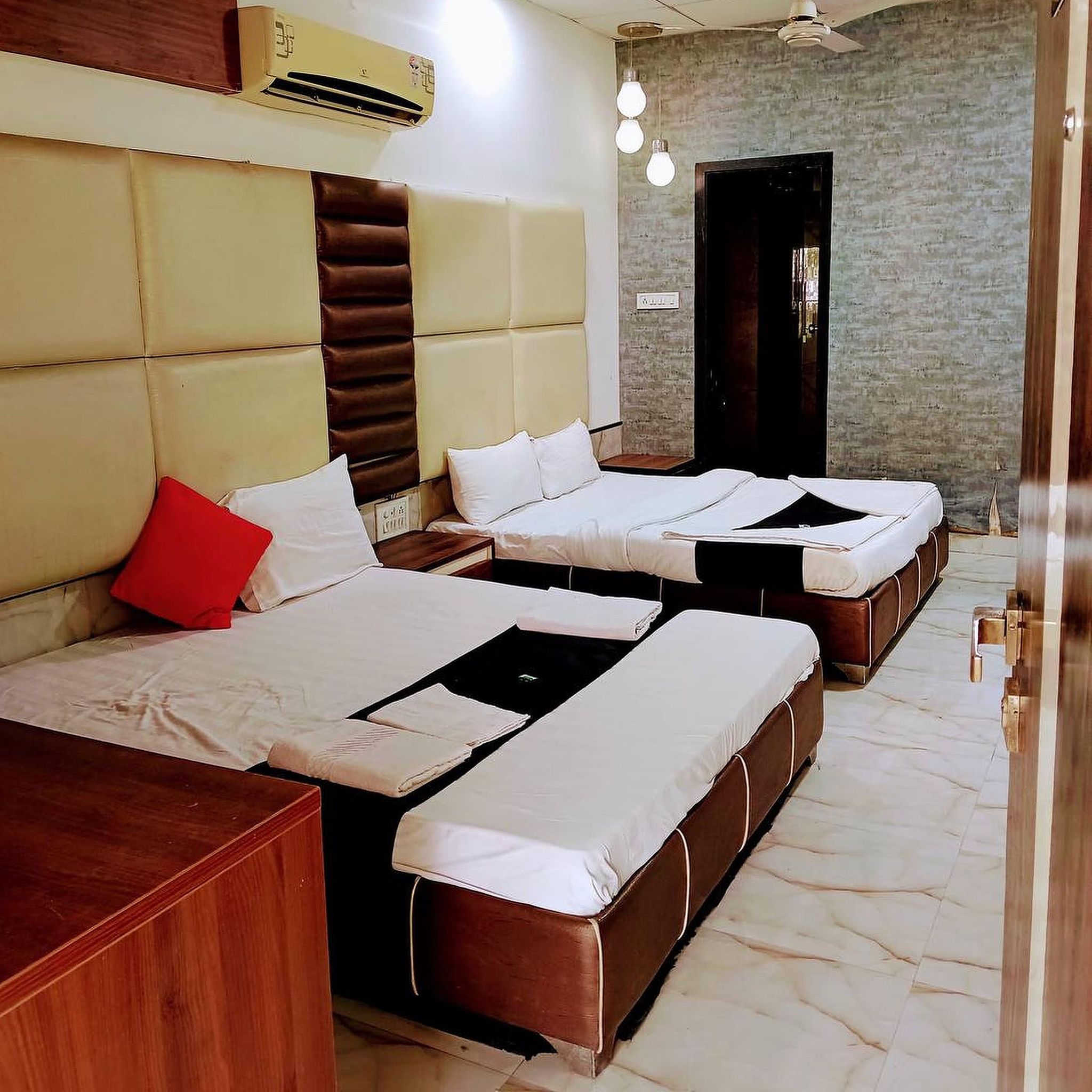 Super Deluxe Rooms