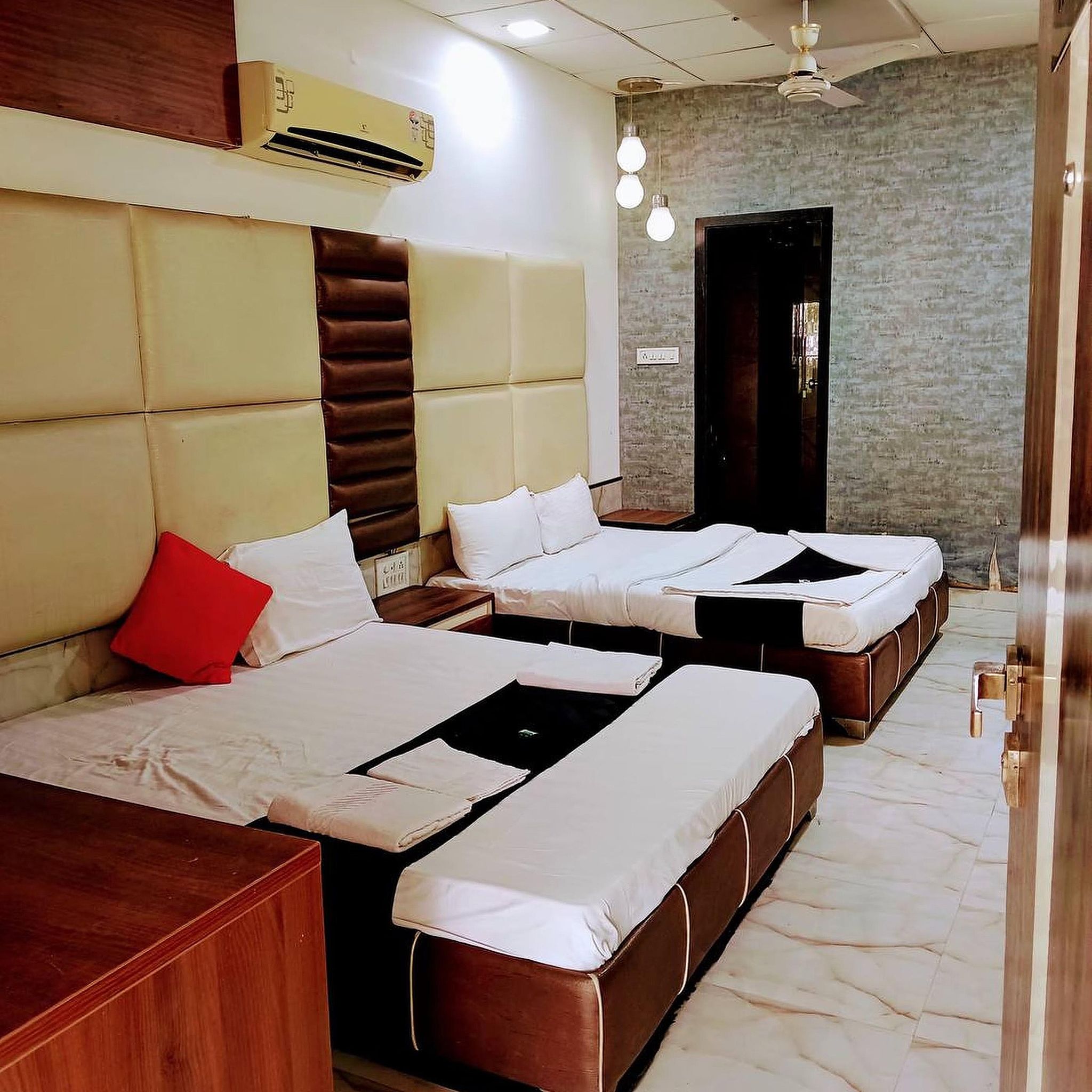 Super Deluxe Rooms