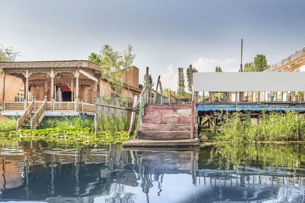 GuestHouser 1 BR Houseboat 1fda