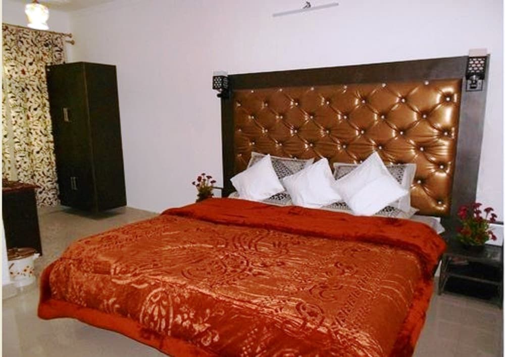 Hotel Ash Vale Deluxe Double Room, 1 Bedroom 10