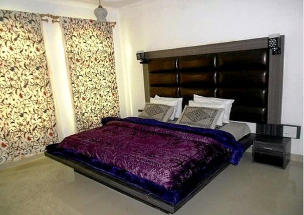 Hotel Ash Vale Deluxe Double Room, 1 Bedroom 11