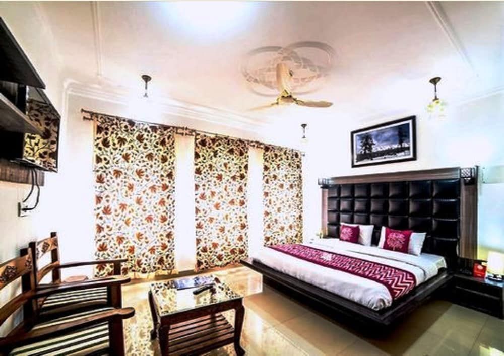 Hotel Ash Vale Deluxe Double Room, 1 Bedroom 13