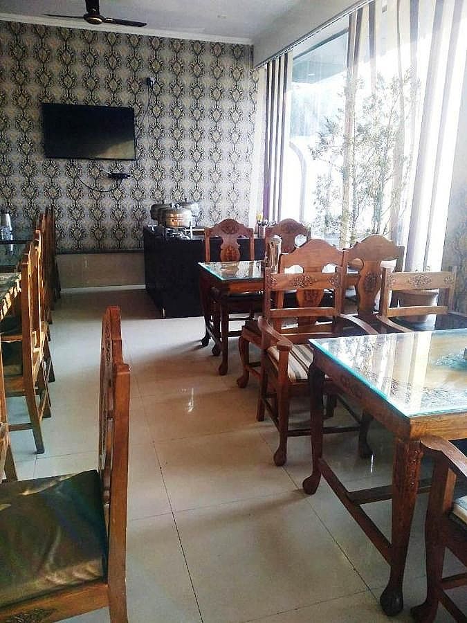 Food & Dining
