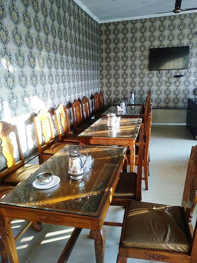 Food & Dining