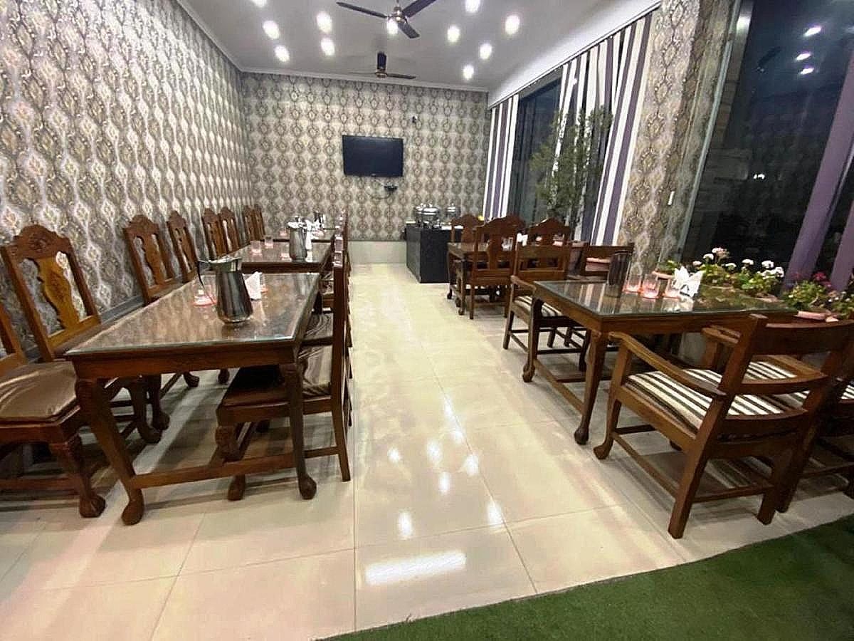 Food & Dining