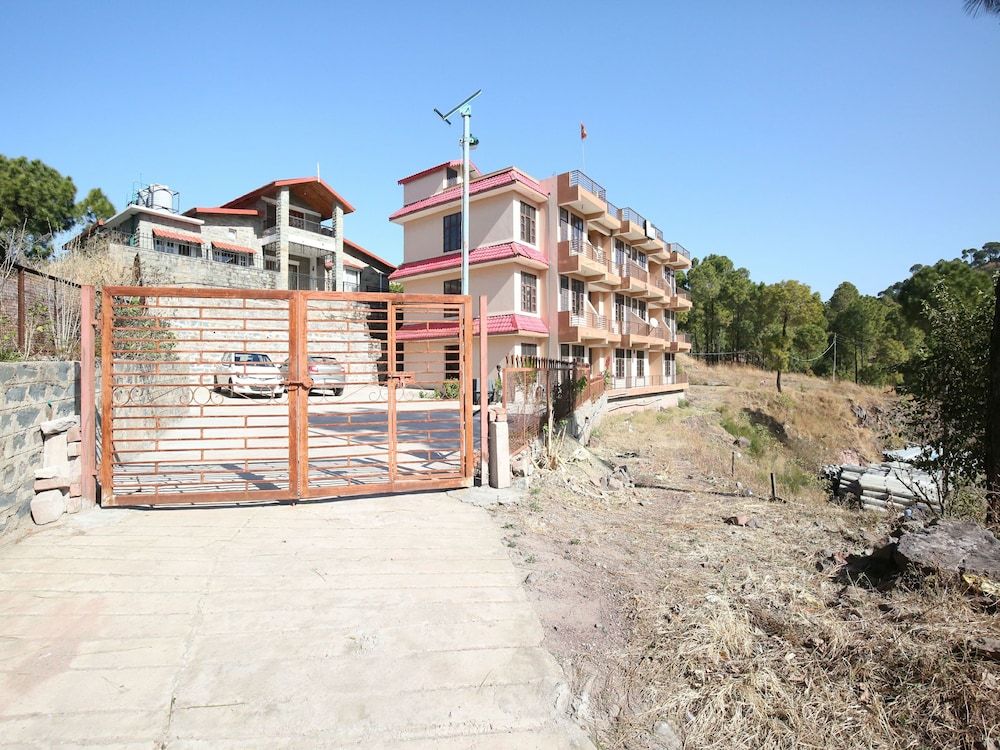 undefined OYO 12734 Home Valley View Studio Kasauli 3