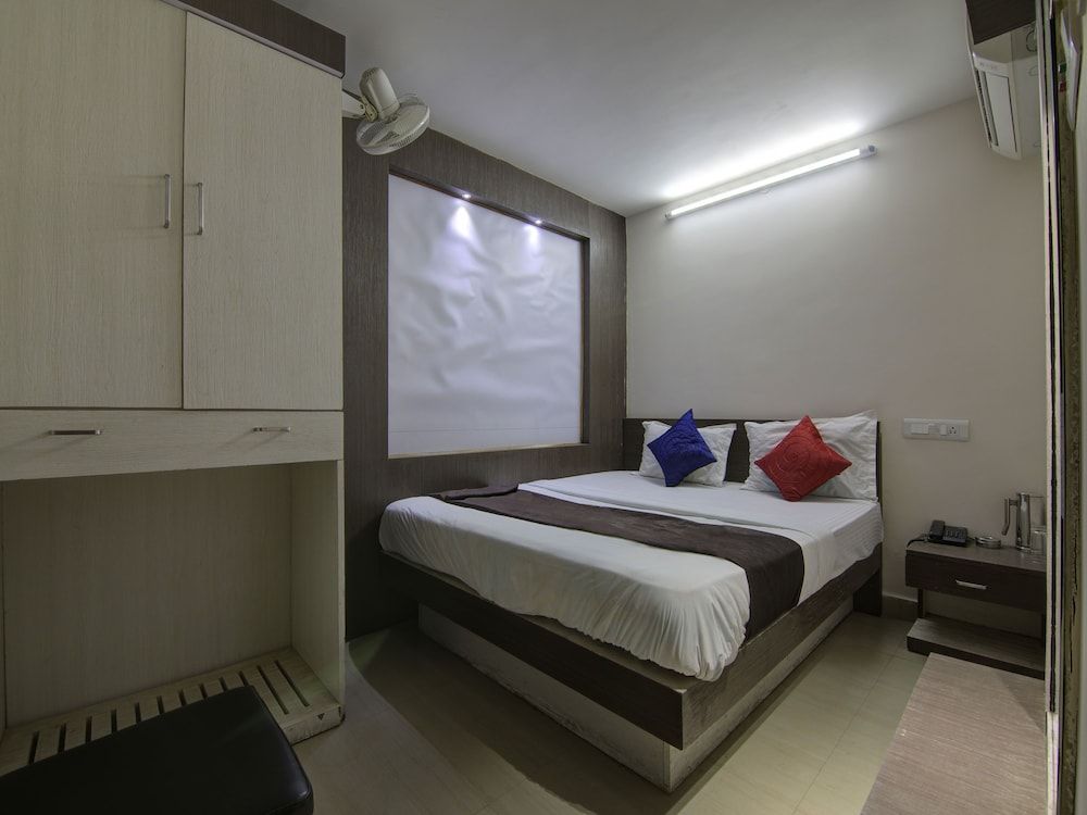 OYO 12305 Raj Residency Double or Twin Room 7