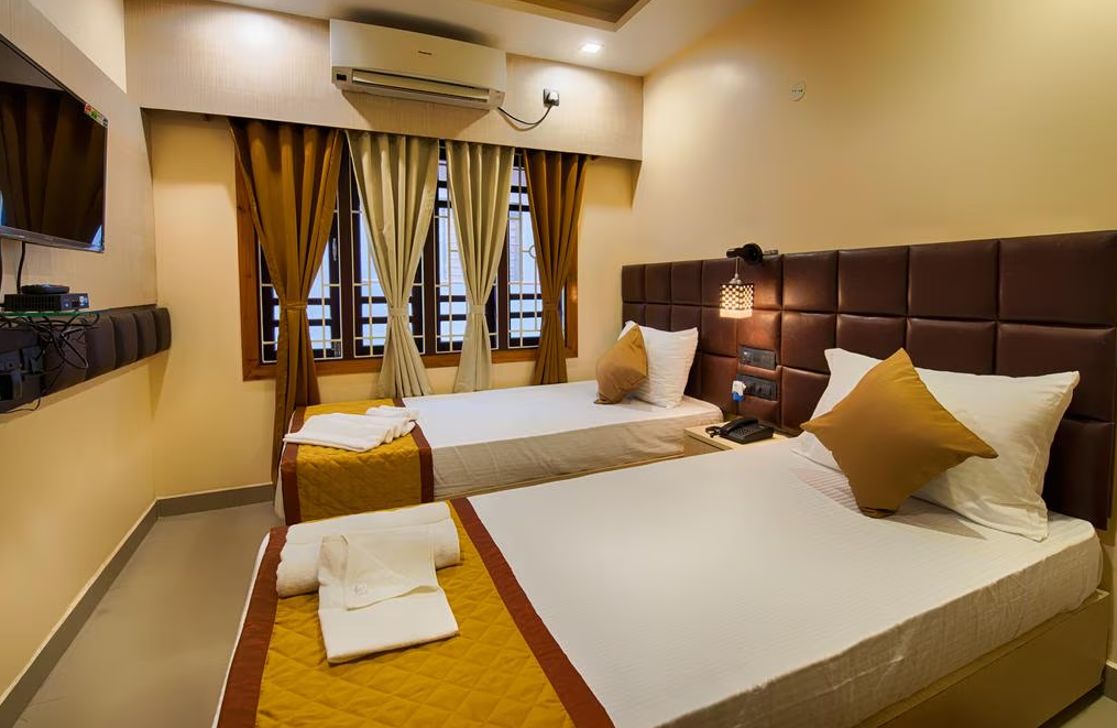 Hotel Venkatesh Regency DELUXE DOUBLE BEDED ROOM 2