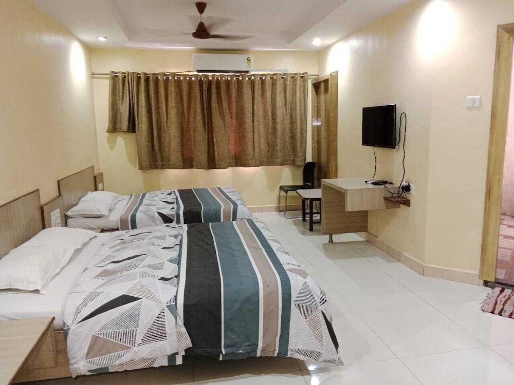 Hotel Sharan Basic Suite, 2 Double Beds