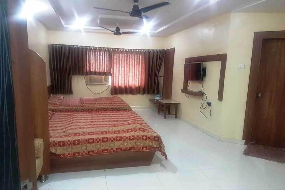 Hotel Sharan Basic Suite, 2 Double Beds 4