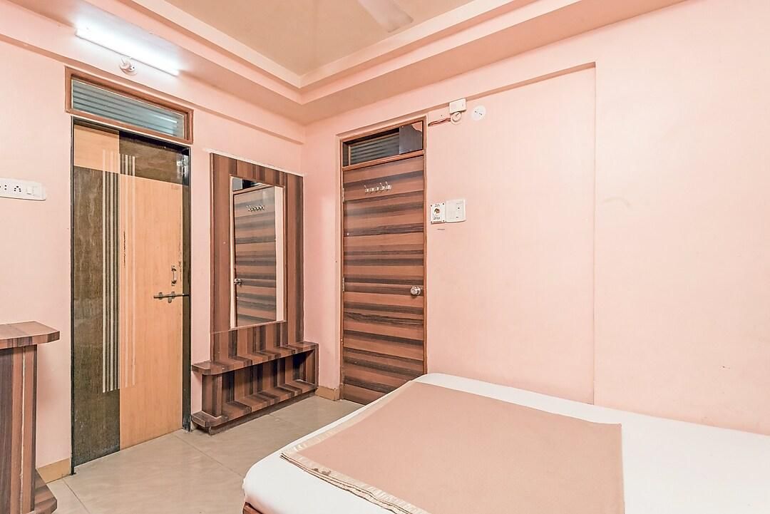 Hotel Sai Hari Prasad Double Bed Non AC Room 5