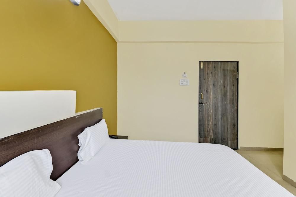SPOT ON Room without Air Conditioning