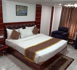The Grand White Hotel Premium Room 11