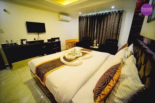 The Grand White Hotel Family Suite 11