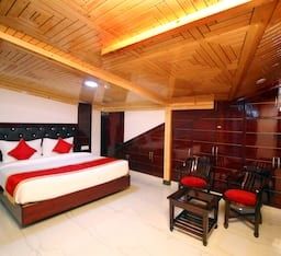 The Grand White Hotel Premium Room 7